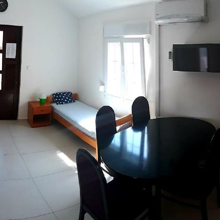 Apartments Dubravka Pirovac Exterior foto