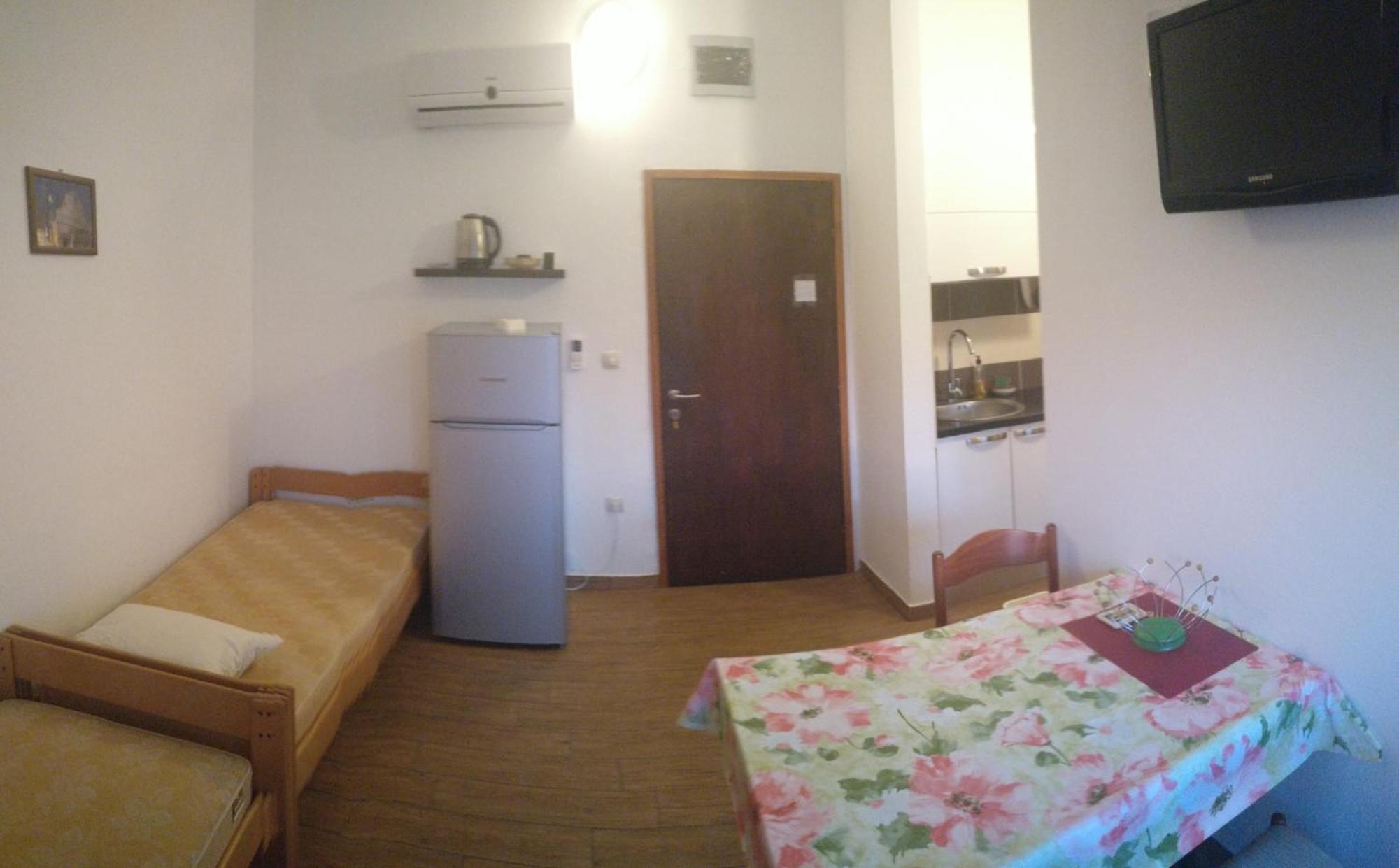 Apartments Dubravka Pirovac Habitación foto