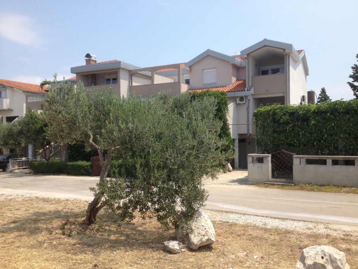 Apartments Dubravka Pirovac Exterior foto