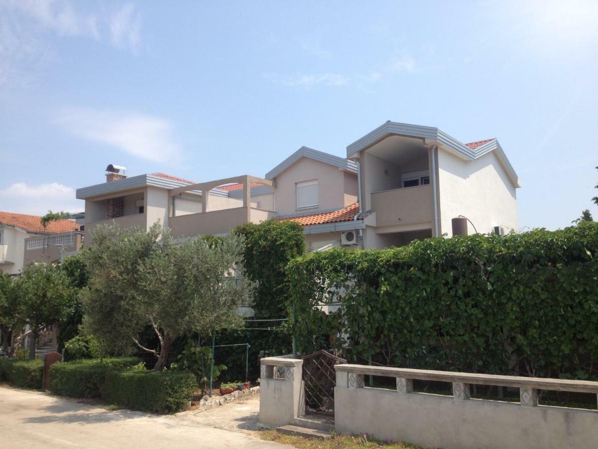 Apartments Dubravka Pirovac Exterior foto